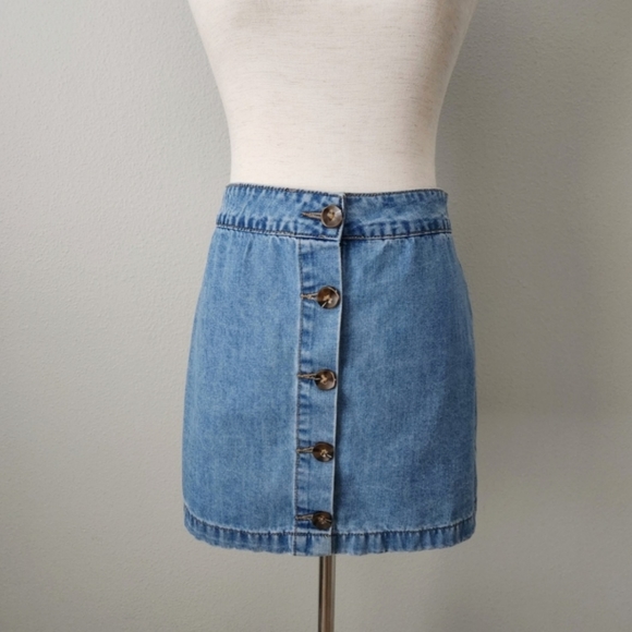 Forever 21 Denim Mini Skirt With Front Buttons, Size Large - Picture 1 of 13